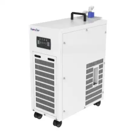 冷却水循環装置　（ロースコストチラー低床型 520W）